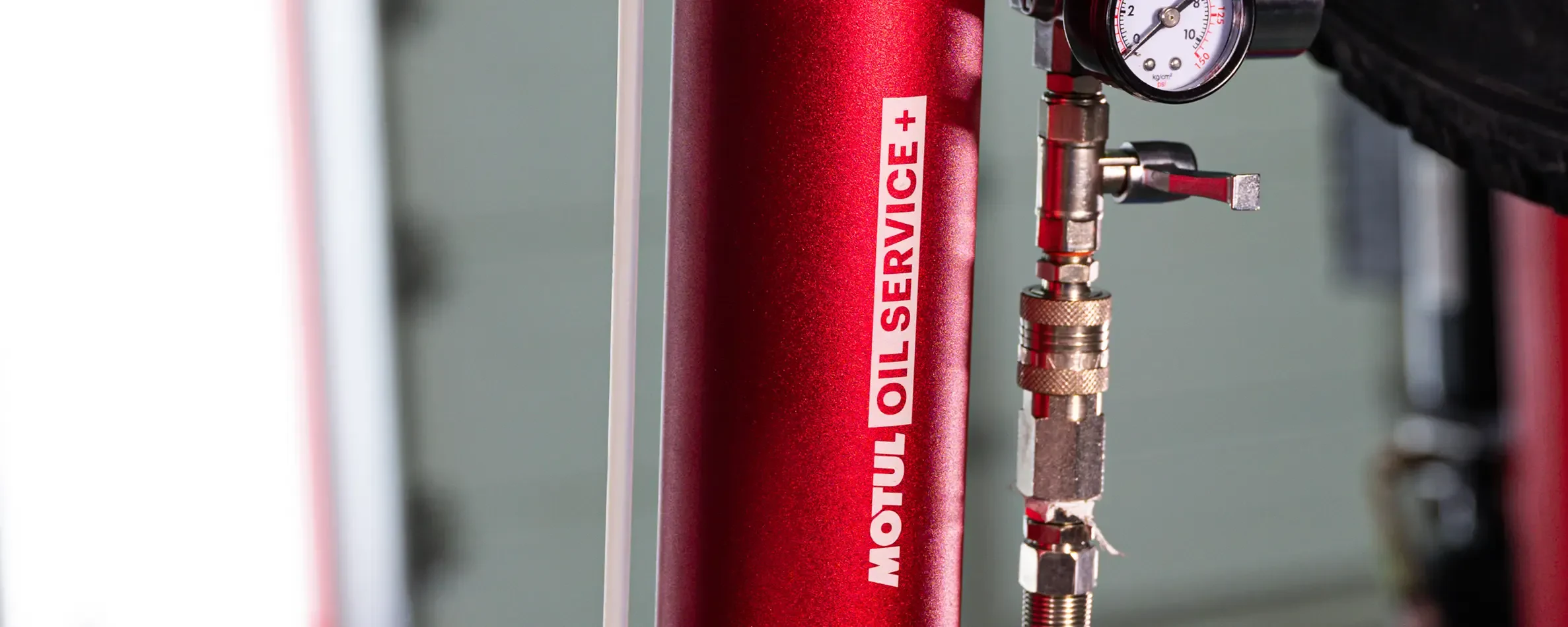 Motul Oil Service+: аппаратная замена моторного масла